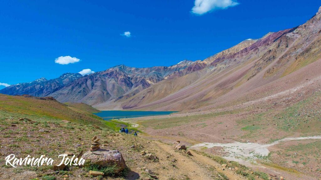 Final hike from the parking area to the Chandra Taal Lake, the first glimpse